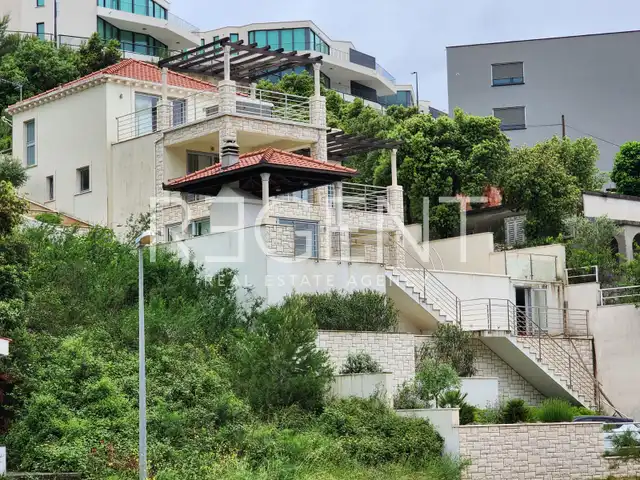 Korčula, Žrnovo - Villa au premier rang de la mer 280 m2
