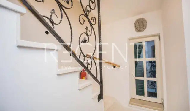 Šibenik, centrum – zrekonstruovaný kamenný dům se třemi apartmány