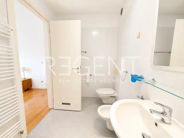 Stanovanje 145 m², center Zagreba — 2 terasi, parkirišče, opremljeno