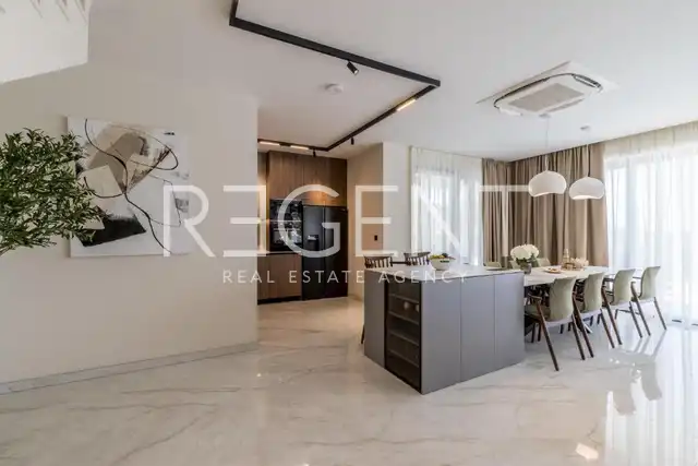 Dugi Rat - Vila 300 m², bazen, sauna ,pogled na more