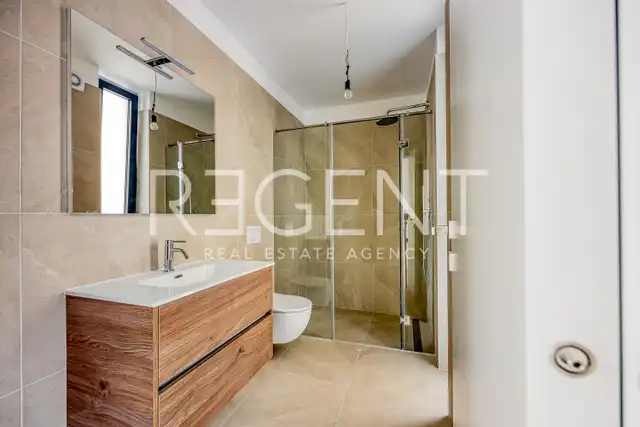 Istrien, Novigrad - Vierzimmerwohnung in einem luxuriösen Wohnkomplex 136 m2