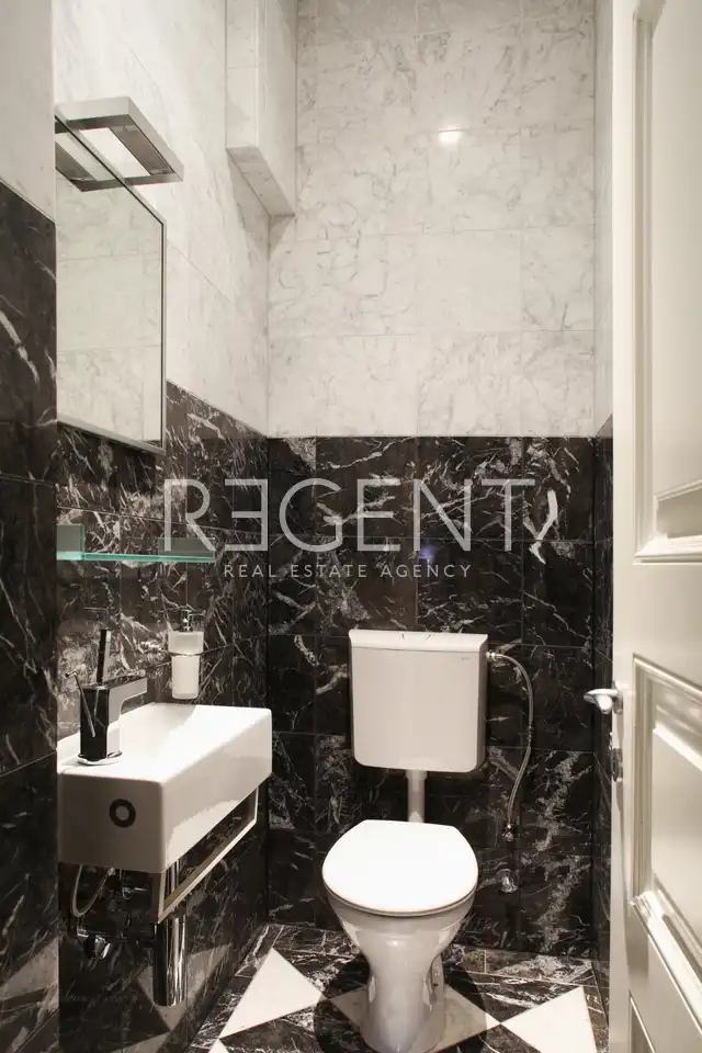 Zagreb, Donji grad, Marulićev trg – luksuzan ured od 280 m²