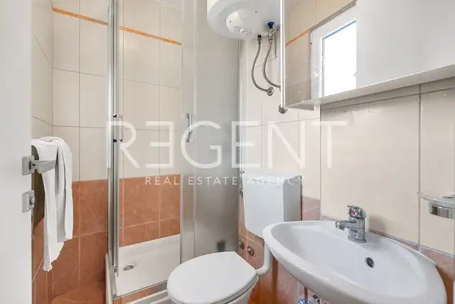 Makarska, Centrum - Apartmánový dom v blízkosti centra s hrubou plochou 186 m2