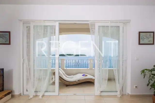 Ostrov Korčula - Nádherná úžasná vila pri mori 312 m2