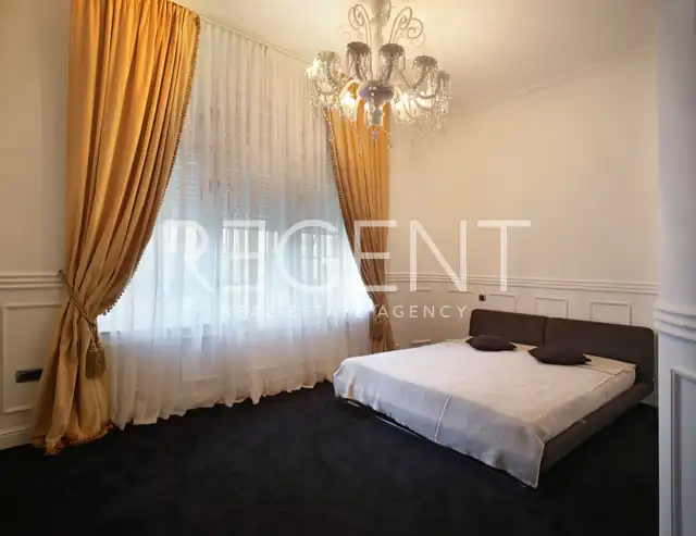 Zagreb, Donji grad, Marulićev trg – luksuzan ured od 280 m²