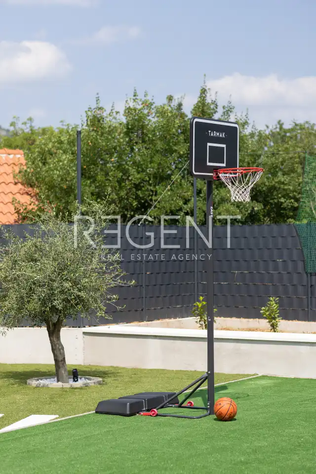 Trogir, Seget - Modern villa with heated pool and sea view