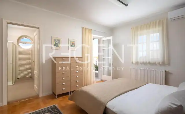 Istria, Poreč – Priestranná a elegantná vila s bazénom 400 m2
