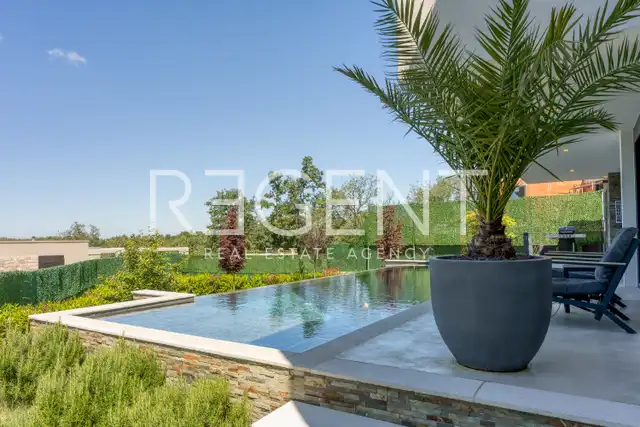 Istria, Buje - villa 255 m², piscina, sauna, giardino, parcheggio