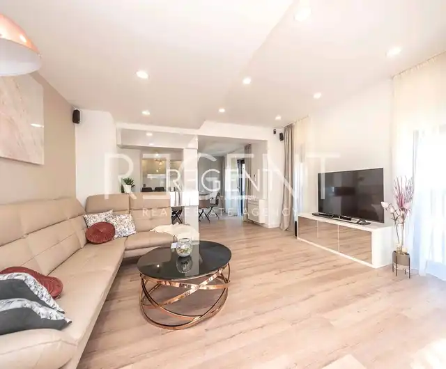Zadar, Posedarje - Vila prvi red uz more 300 m2