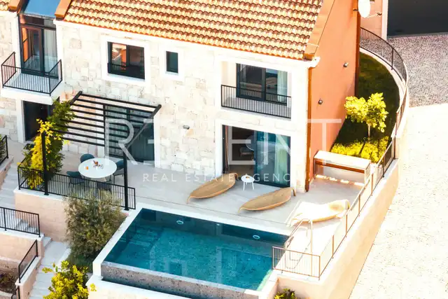 Dubrovnik, Slano – Moderna kamnita hiša ob morju