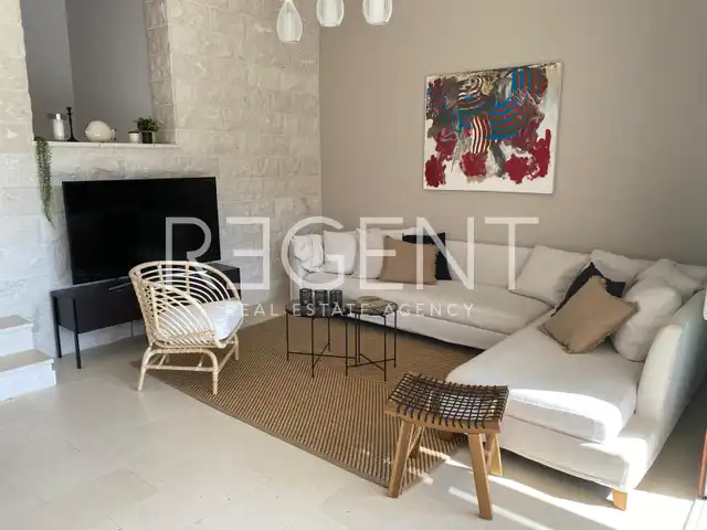 Milna, Brač - Ekskluzivna družinska vila v prvi vrsti do morja