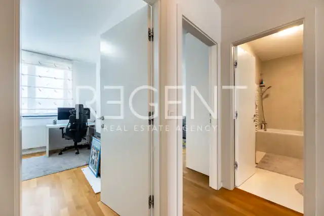 Appartement 112 m², Vrbani — 3 chambres, balcon, 2 garages