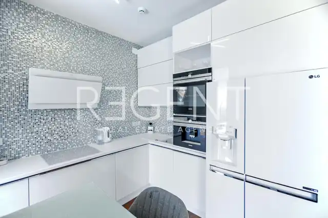Zadar, Sukošan – Exklusive zweistöckige Villa mit Pool, 170 m²
