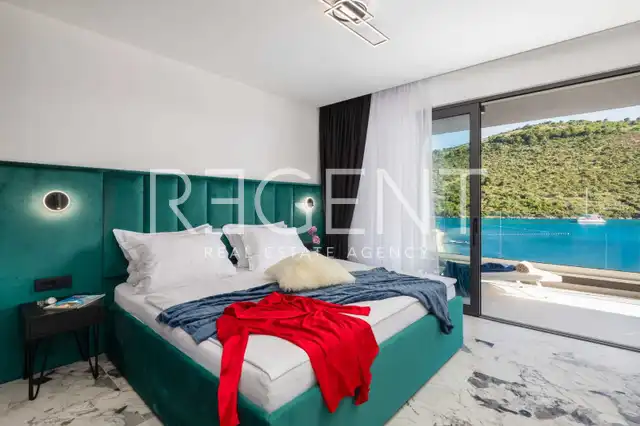 Rogoznica – Luxusní vila 200 m2 u moře