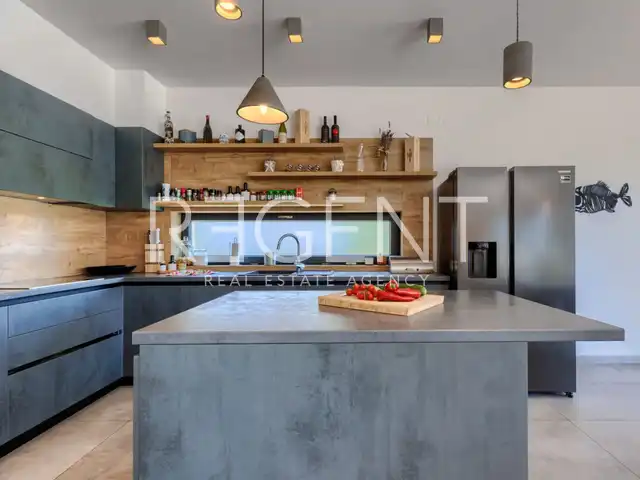 Istrie, Novigrad - Atraktivní vila s bazénem 250 m2