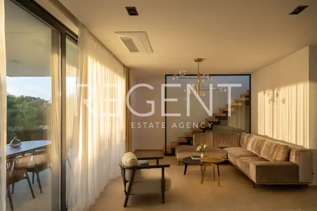 Sukošan – Luksuzna moderna vila s bazenom 495 m2