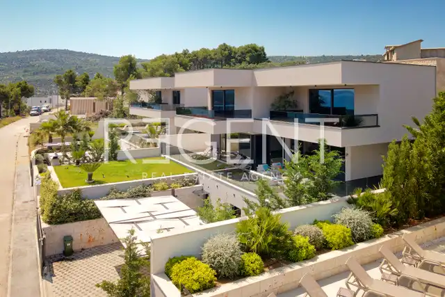 Marina Hills Resort — 3 vily s bazénom, 12 izieb a výhľad na more