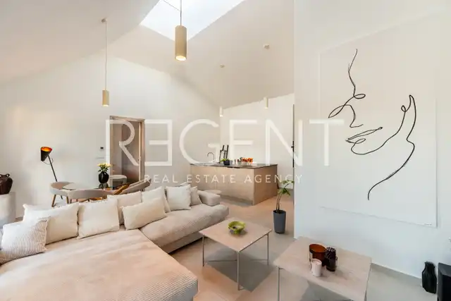 Ravna Gora, kuća 146 m² — 2 stana, privatni lift, bazen