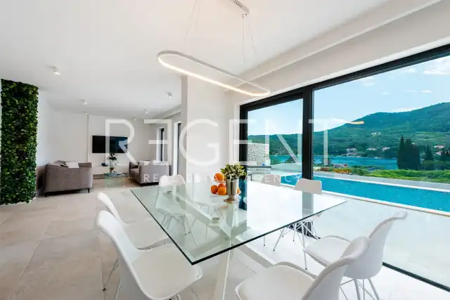 Zaton, Dubrovnik - Moderna vila uz more 210m2