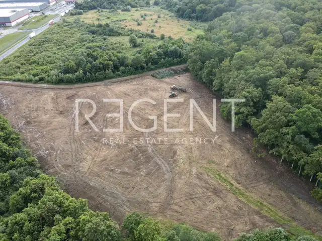 Jastrebarsko – Terrain à bâtir dans la zone économique