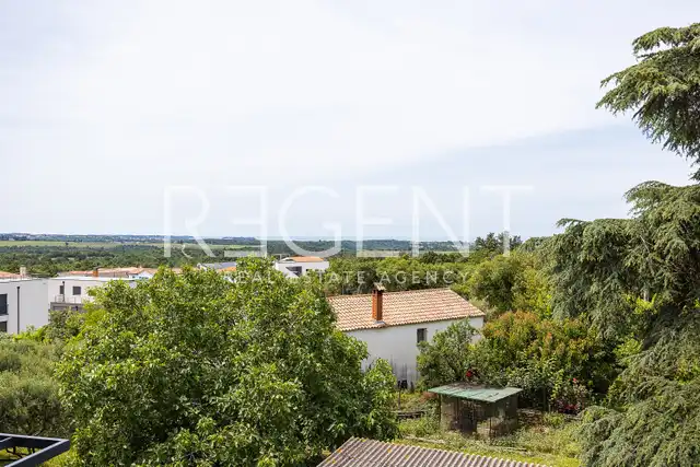 Istra, Tar - Ekskluziven penthouse s strešno teraso v novogradnji 130 m2