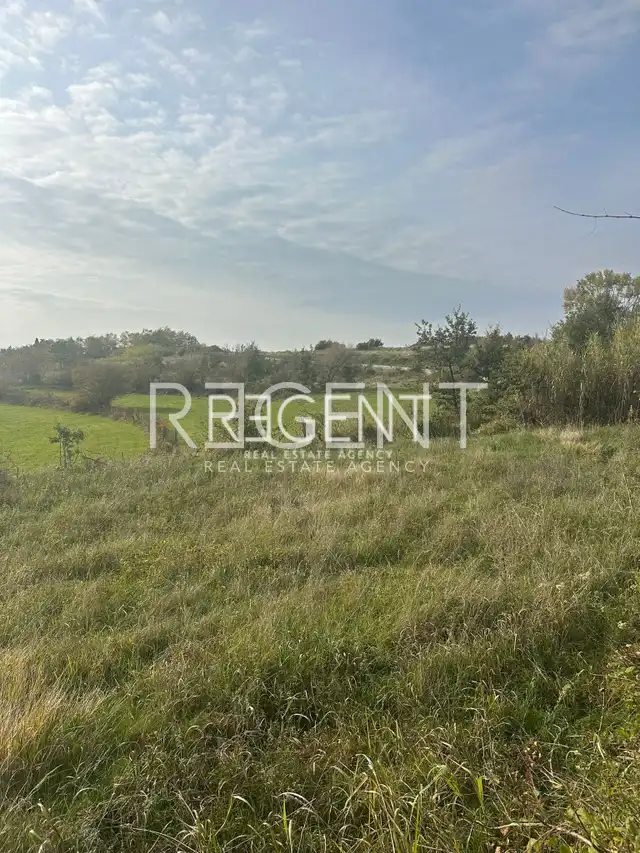 Istra, Oprtalj – Građevinsko zemljišto s projektom