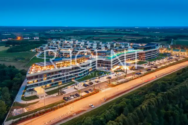 Istra, Petram Resort – dvoetažni penthouse 148 m², krovna terasa