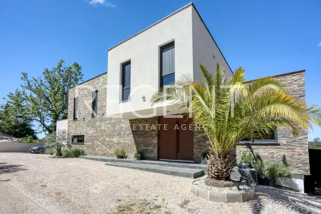 Istria, Buje - villa 255 m², piscina, sauna, giardino, parcheggio