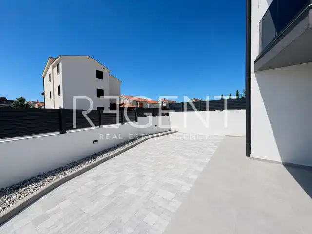 Brodarica, Šibenik 40,25 m², novostavba - 2-izbový, dvor, parkovanie