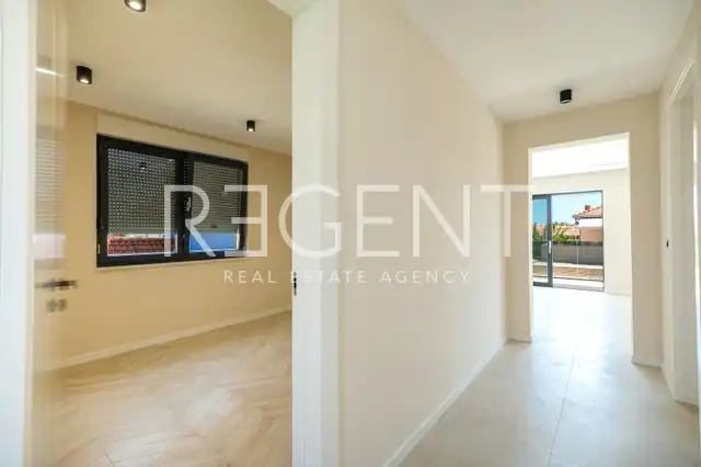 Trogir - Nouvelle villa moderne de 300m2 avec piscine et jacuzzi
