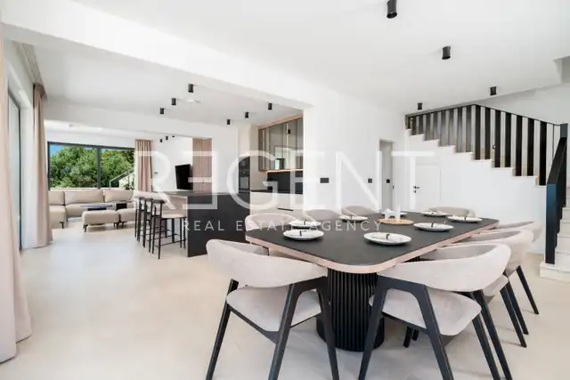 Makarska, Brela - Luxusná vila s panoramatickým výhľadom na more 317 m2