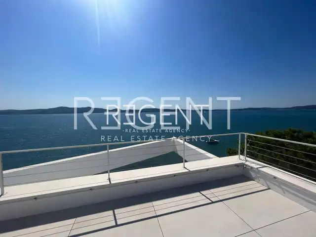 Sukošan – Luxuriöses modernes Apartment mit Dachterrasse 139 m2