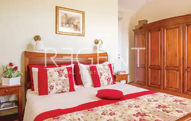 Sinj – Luxusný kamenný dom s rozlohou 500 m2 na pozemku s rozlohou 6000 m2