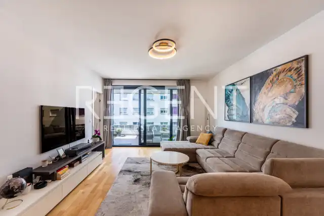 Appartement 112 m², Vrbani — 3 chambres, balcon, 2 garages