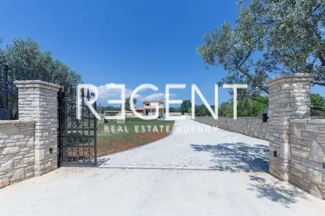 Istrien, Fažana - Villa mit Pool 180 m2