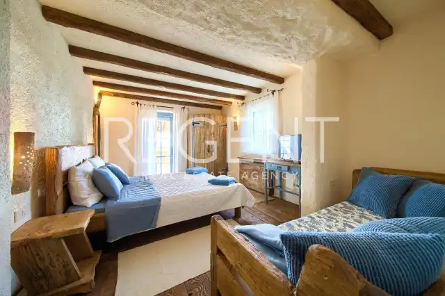 Krk, Malinska - Semi-detached villa with pool and sea view