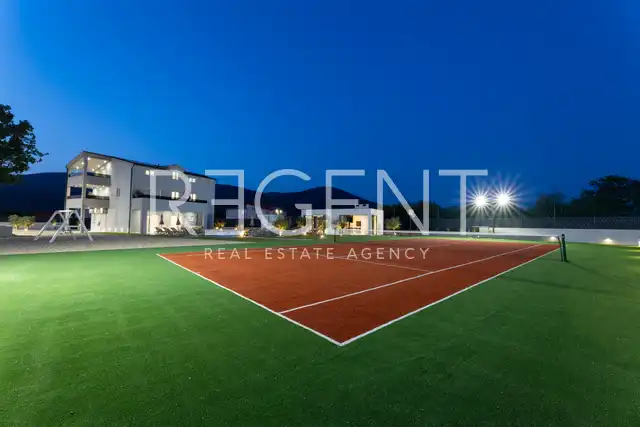 Trogir, Seget - Modern villa with heated pool and sea view