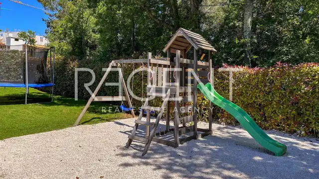 Istra, Tar Vabriga - prostorna vila z bazenom, jacuzzijem in velikim vrtom