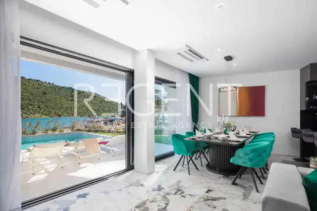 Rogoznica – Luxusní vila 200 m2 u moře