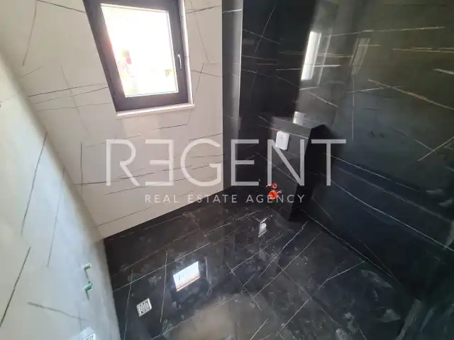 Macarsca, Centro - Attico trilocale con vista mare 117 m2