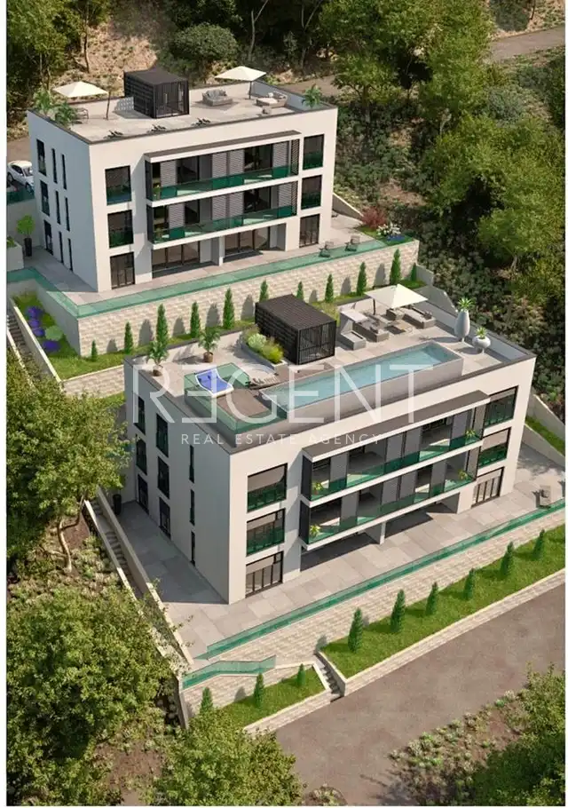 Trogir, Marina - Three-room apartment with loggia 108 m2
