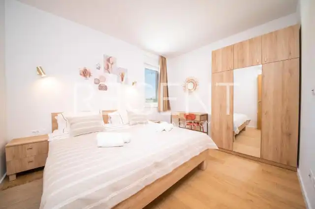 Zadar, Vrsi – trojizbové apartmány s bazénom a výhľadom na more