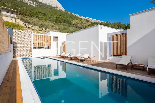 Omiš – Exclusive villa with pool and panoramic view