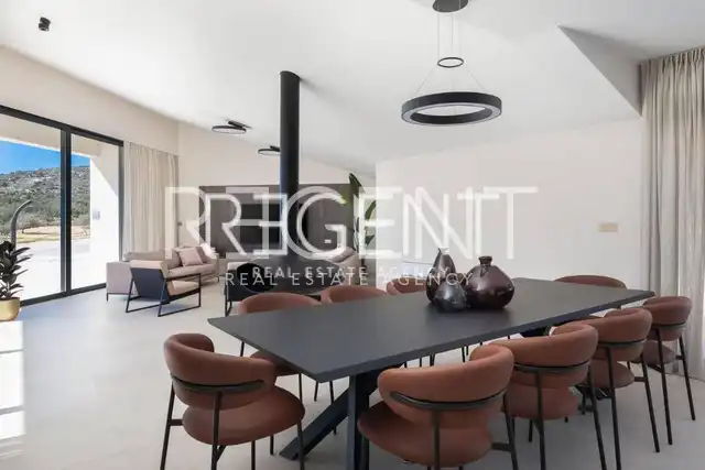Trogir, Marina - villa de luxe dans un environnement paisible, 6900m2