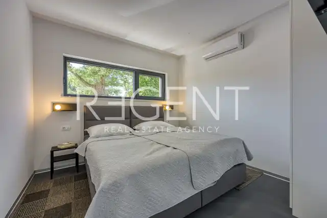 Istria, Buje - villa 255 m², piscina, sauna, giardino, parcheggio