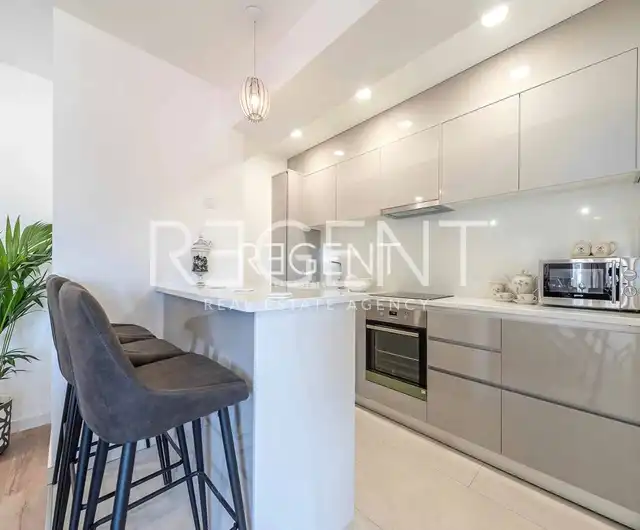 Zadar, Posedarje - Vila prvý rad pri mori 300 m2