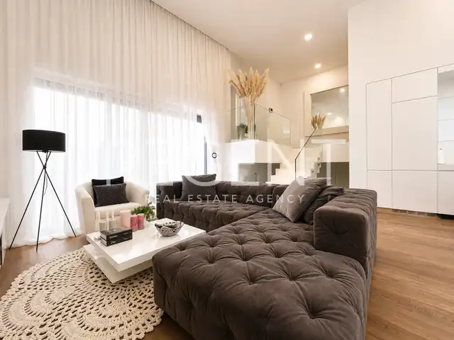 Dům 370 m², Maksimir — 4 ložnice, zahrada, garáž