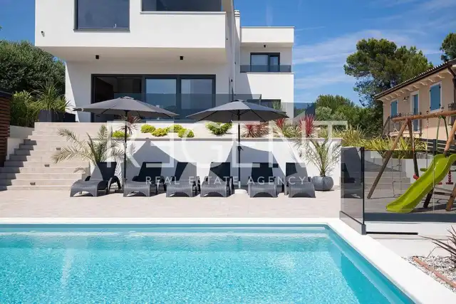 Istria, Medulin - Piękna willa z wellness NKP 190 m2 blisko morza