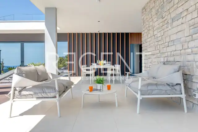 Primošten - Villa mit Pool und Meerblick