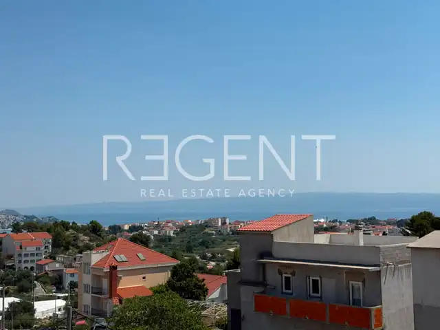 Split, Kila — Dvosobno stanovanje 66 m², balkon, garaža, novejša stavba